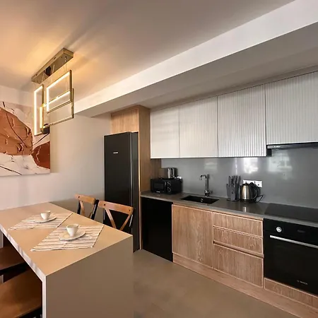 Apartamento Luxurious With Private Jacuzzi Cirénia