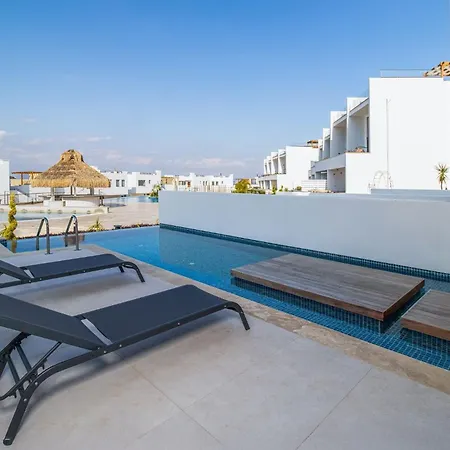 Mykonos Homes Cyprus 아파트 키레니아