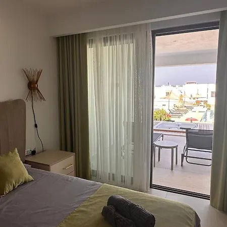 Luxurious With Private Jacuzzi Apartament
